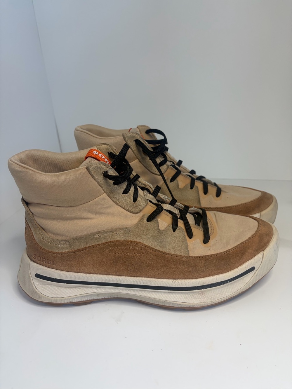 Sorel Women’s Beige & Brown Suede High-Top In N Out Sneaker Size 9